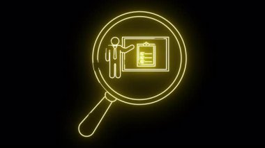 Sarı neon simge büyüteç bir beyaz tahtada kontrol listesi sunan kişiye odaklanıyor