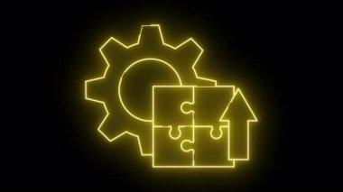 Bir neon sarı teçhizat bir yapboz ve yukarı bakan bir ok ile siyah arka planda çakışır.