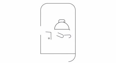 Cep telefonu ekranında kapaklı yemek servisi yapan bir el görünüyor.