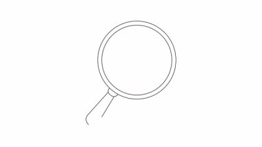 Bir büyüteç, başparmağına işaret iliştirilmiş bir mikrofonu inceler.