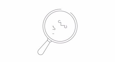 Büyüteç, dört parçalı yapbozun yanında bir satranç şövalyesine odaklanır.