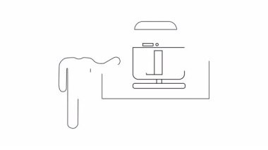Bir bilgisayar programı tasvirinin sunumu. Sunucu üzerinde bir bilgisayar programı taslağı olan bir beyaz tahtanın yanında duruyor..