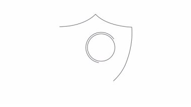 Büyüteç altında kumbarası olan bir kalkan. Mali güvenliği ve tasarrufların dikkatle incelenmesini simgeliyor..