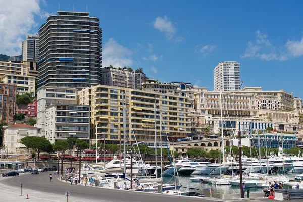 Blick auf den Seehafen und Gebäude in Monaco, Monaco. — Stockfoto