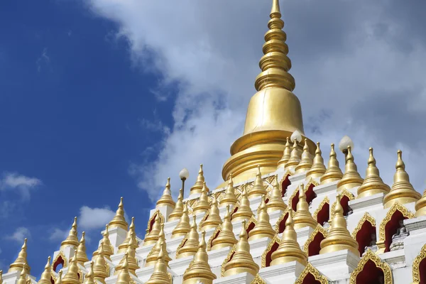 Samphutthe chedi near Wat Mani Phraison temple, Mae Sot, Tak, Thailand. — Stock Photo, Image