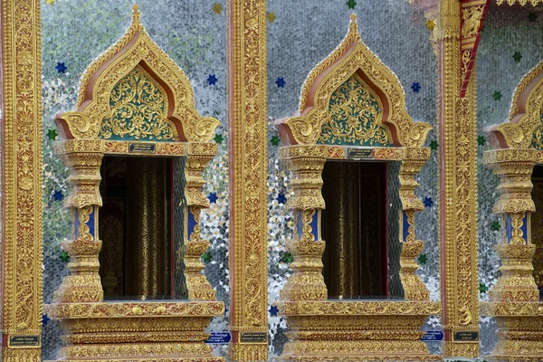 Wat Mani Phraison temple, Mae Sot, província de Tak, Tailândia . — Fotografia de Stock