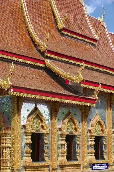 Wat Mani Phraison temple, Mae Sot, província de Tak, Tailândia . — Fotografia de Stock