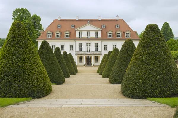 Wackerbarth castle in late spring, Radebeul, Germany. — Stock Photo, Image