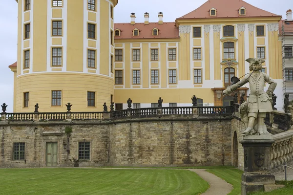 Κάστρο Moritzburg στα τέλη της άνοιξης, Σαξωνία, Γερμανία. — Φωτογραφία Αρχείου