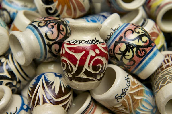 Typisk keramik souvenirer från Sarawak i Kuching, Malaysia. — Stockfoto