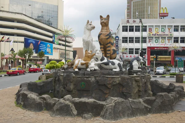 Monumento de gatos no centro de Kuching, Malásia . Fotografias De Stock Royalty-Free