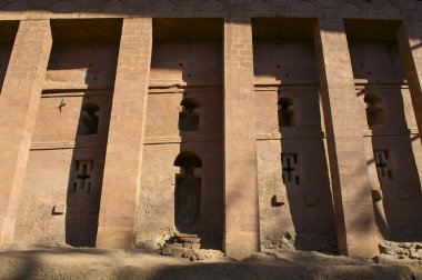 Sütunlar rock oyulan kilisenin Lalibela, Etiyopya. UNESCO Dünya Mirası