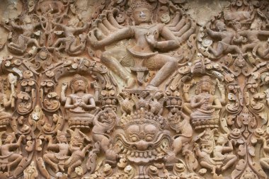 Prasat Sikhoraphun tapınağında taş oymacılığı, Surin, Tayland.