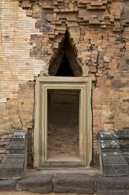 Giriş Prasat Sikhoraphun Tapınağı, Surin, Thailand.