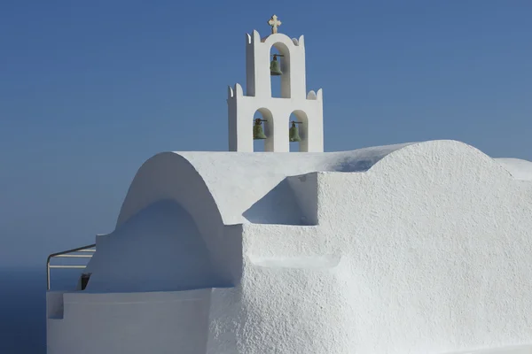 Exterior of the beautiful small church on the hill near Akrotiri, Santorini, Greece. — Stock Photo, Image