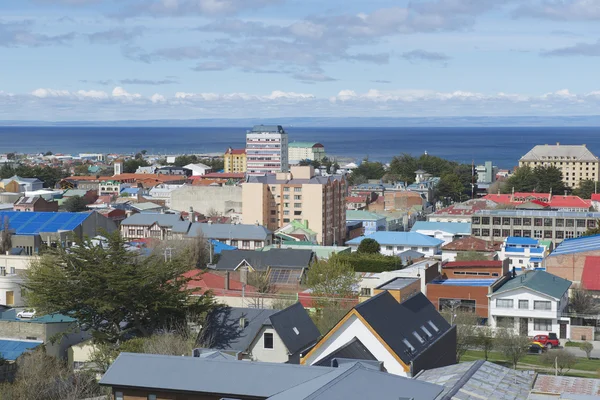 Widok na Cieśninę Magellana i Punta Arenas, Punta Arenas, Chile. — Zdjęcie stockowe