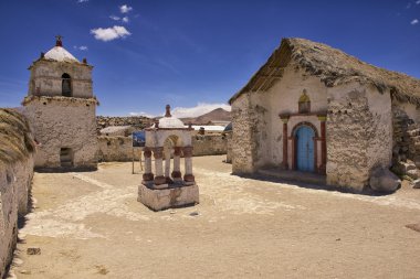Güzel Parinacota Köyü kilise dış, yaklaşık Putre, Şili.