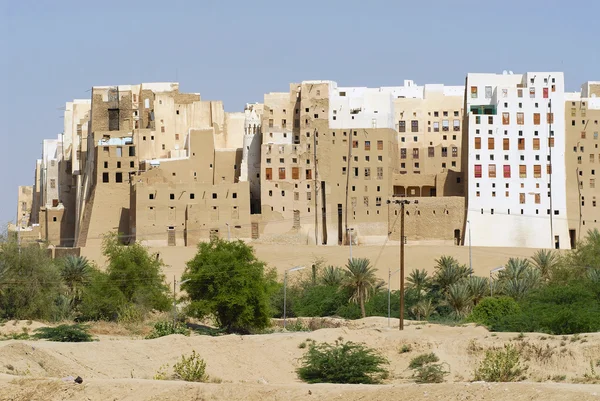 Außenseite des Lehmziegelturms beherbergt die Stadt Shibam, Hadramaut-Tal, Jemen. — Stockfoto