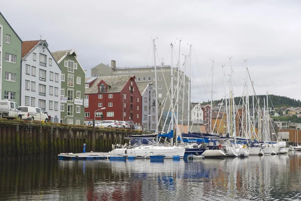 Trondheim city marina exterior on a cloudy day in Trondheim, Norway. — Stock Photo, Image