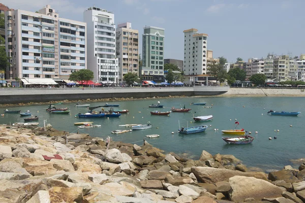 Kutry rybackie zakotwiczone w Port Stanley w Hong Kong, Chiny. — Zdjęcie stockowe