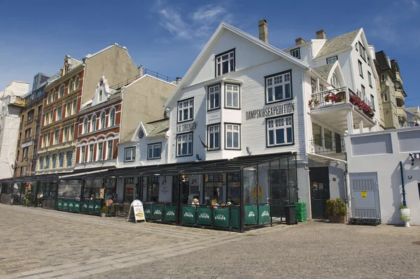 Außenfassade der traditionellen Gebäude in Haugesund, Norwegen. — Stockfoto