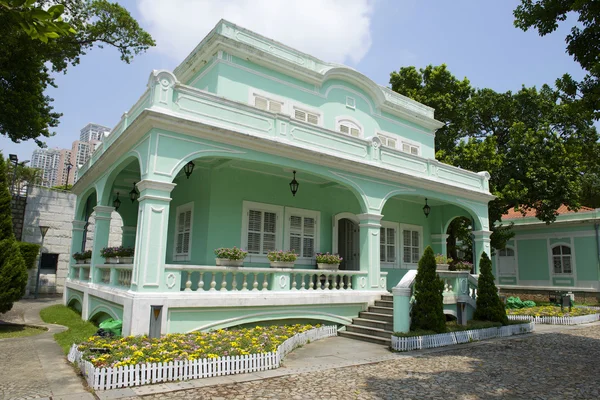 Utsidan av den traditionella portugisiska house i Taipa by, Macau, Kina. — Stockfoto