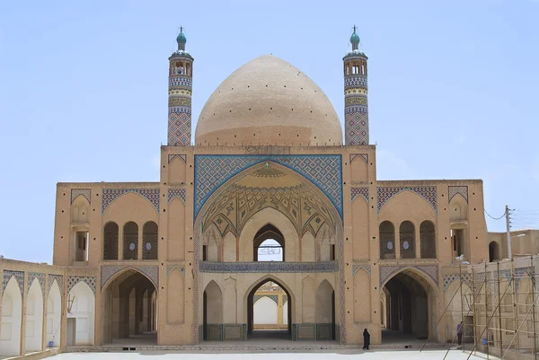 Buitenkant van de Agha Bozog moskee in Kashan, Iran. — Stockfoto