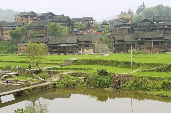 Buitenkant van het traditionele dorp van de stam van de Dong circa Rongshui, China. — Stockfoto
