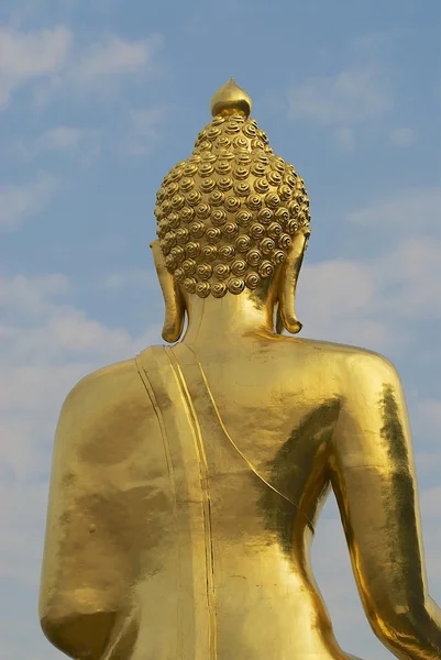 Vnější detail zlatého Buddhy, Ban Sop Ruak, Chiang Mai, Thajsko. — Stock fotografie