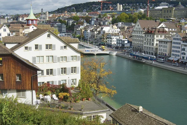 Aussenansicht der Zürcher Innenstadt in Zürich, Schweiz. — Stockfoto