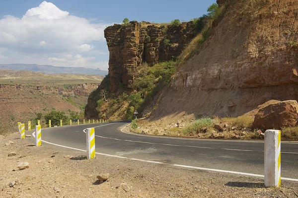 Kręte górskie drogi prowadzącej do Bahir Dar, Etiopia. — Zdjęcie stockowe