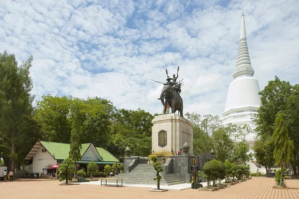 Exterior del monumento Don Chedi en Suphan Buri, Tailandia . — Foto de Stock