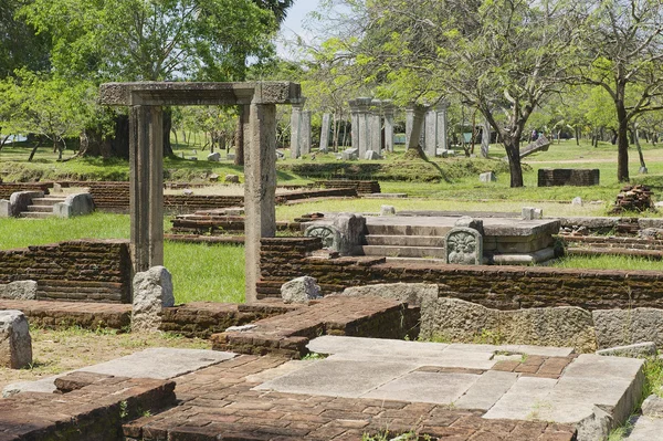 Anuradhapura, Sri Lanka kutsal şehir kalıntıları. — Stok fotoğraf