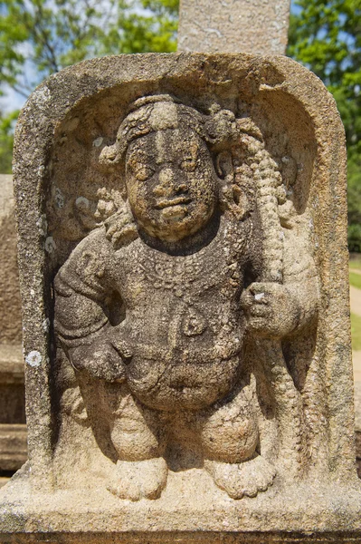 Oude snijwerk in Anuradhapura, Sri Lanka. — Stockfoto