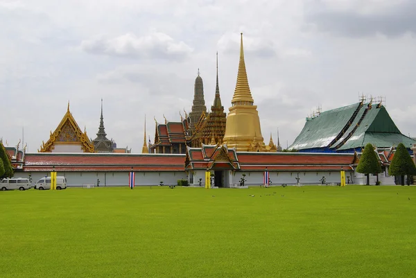 Esterno del complesso Wat Phra Kaew a Bangkok, Thailandia . — Foto Stock