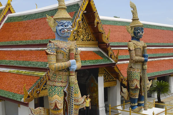 Zewnętrzna część gigant demonów strażnicy w Wat Phra Kaew w Bangkoku, Tajlandia. — Zdjęcie stockowe