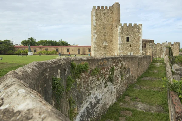 Buitenkant van het Ozama Fort in Santo Domingo, Dominicaanse Republiek. — Stockfoto