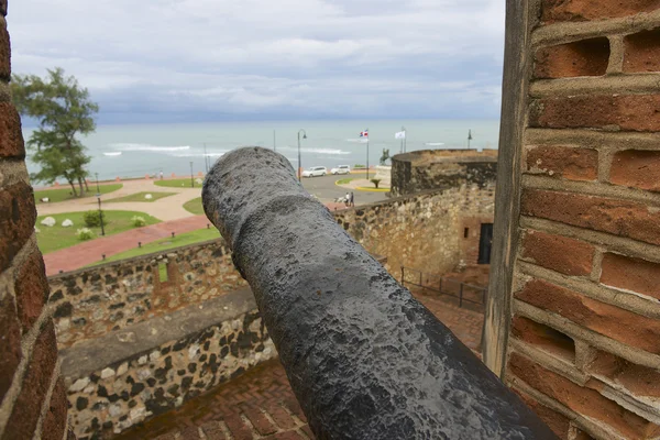 Vista desde el Fuerte de San Felipe hasta la playa en Puerto Plata, República Dominicana . —  Fotos de Stock