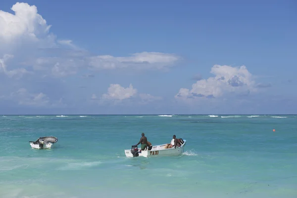 People ride a taxi boat in Punto Cana, Dominican Republic. — Stock Photo, Image