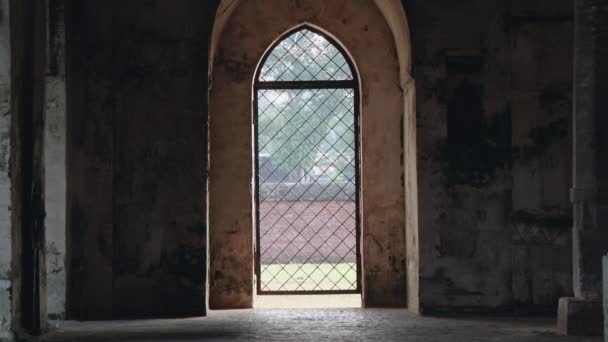 Interior da Mesquita Shat Gombuj em Bagerhat, Bangladesh . — Vídeo de Stock