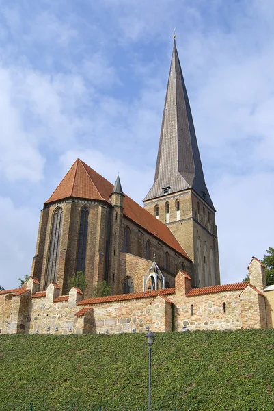 Exterior de la Iglesia de San Pedro en Rostock, Alemania . — Foto de Stock