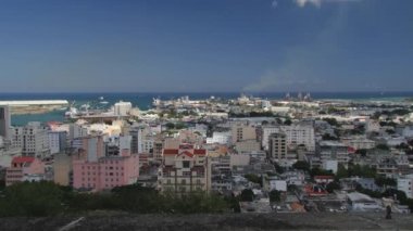 Port Louis şehir binaları ve liman, Mauritius için görüntüleyin.