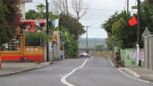 Escena callejera en Bois Cheri, Mauricio . — Vídeo de stock