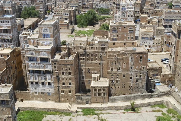 Blick auf die historischen Gebäude der Stadt Sanaa in Sanaa, Jemen. — Stockfoto