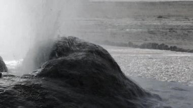 San Pedro de Atacama, Chile El Tatio Şofben vadide, patlayan Şofben.