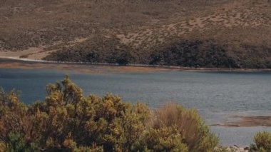 Chungara Gölü ve Parinacota volkan Lauca Millî Parkı, Şili'deki görüntülemek.