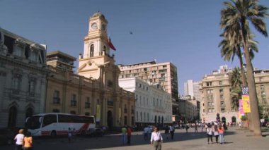 Plaza de Armas Santiago, Şili'deki insanlar yürümek.