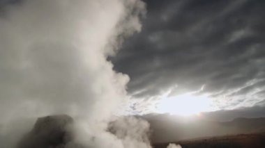 El Tatio Şofben ünlü El Tatio Şofben Vadisi, Şili kaynar.