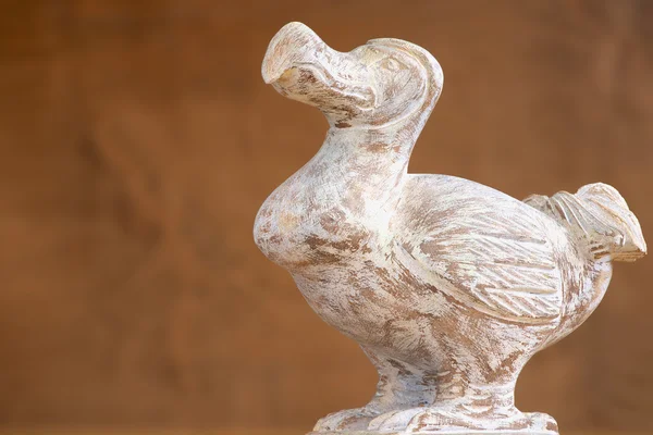 Wooden Dodo bird - typical souvenir from Mauritius island. — Stock Photo, Image