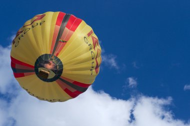 Vilnius, Litvanya sıcak hava balonu ile insanlar sinek.